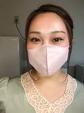 Snapshot of reika33 chatting on 11/24/25, 11:10 reika33 online show from 11/24/25, 11:10