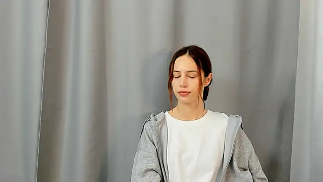 KylieVrable online show from 11/03/25, 06:25