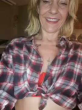 LittleSexyT online show from 11/06/25, 10:10