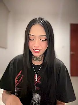 Snapshot of JIORYOvO chatting on 11/13/25, 02:32 JIORYOvO online show from 11/13/25, 02:32