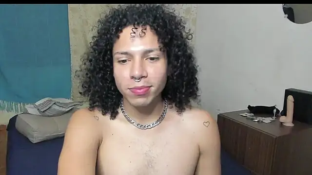 Snapshot of Angelwhitte chatting on 11/06/25, 04:02 Angelwhitte online show from 11/06/25, 04:02