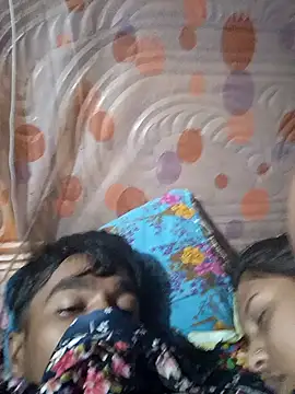 Snapshot of fluffkitty-03 chatting on 11/11/25, 03:45 fluffkitty-03 online show from 11/11/25, 03:45