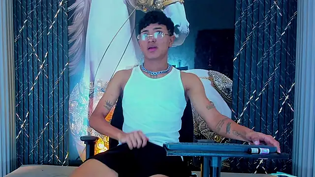 Yilmer hot online show from 11/02/25, 07:00