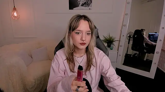 ElsiHill online show from 11/02/25, 01:35