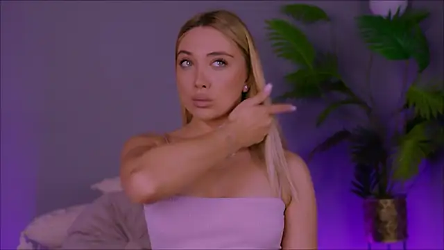 Snapshot of HotJesssX chatting on 11/04/25, 06:45 HotJesssX online show from 11/04/25, 06:45