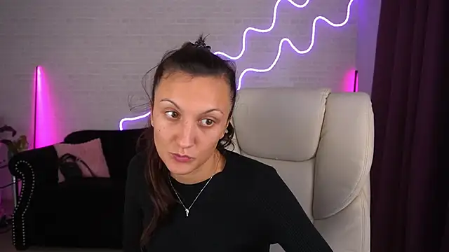 Snapshot of ZafiraMoonn chatting on 11/04/25, 08:46 ZafiraMoonn online show from 11/04/25, 08:46