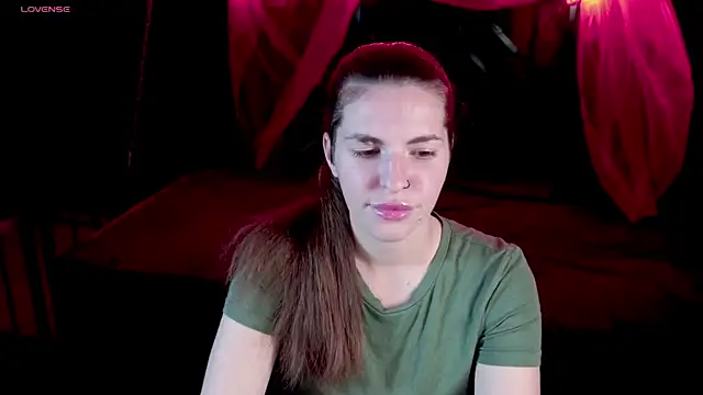 Snapshot of DanielaReign chatting on 11/04/25, 02:16 DanielaReign online show from 11/04/25, 02:16