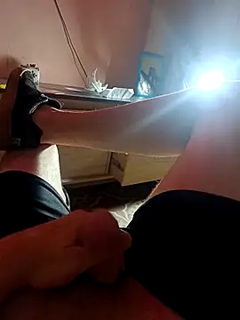 Snapshot of YostinAndSabri chatting on 11/16/25, 06:19 YostinAndSabri online show from 11/16/25, 06:19