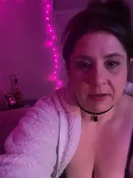 drippingwetaj online show from 11/22/25, 11:42