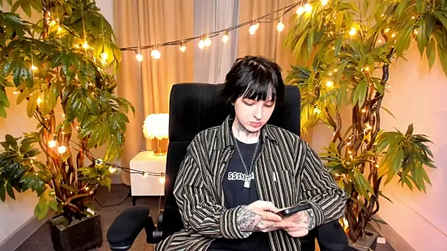 MarianCarter online show from 11/22/25, 01:43