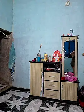 Snapshot of lapicarona18 chatting on 11/14/25, 01:15 lapicarona18 online show from 11/14/25, 01:15