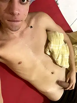 Snapshot of garoto19sex chatting on 11/25/25, 02:22 garoto19sex online show from 11/25/25, 02:22