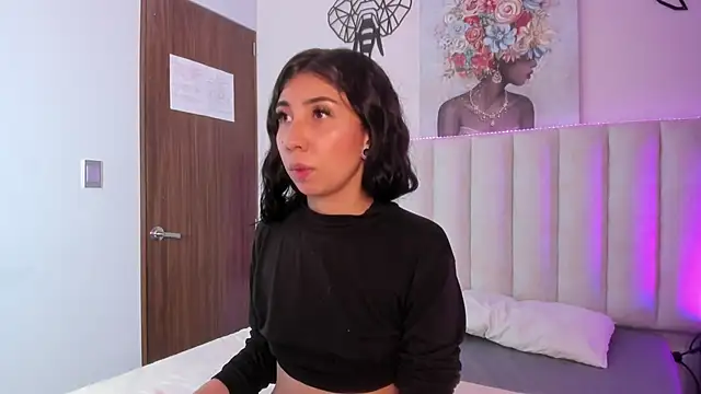 Snapshot of Isabella_Crofts chatting on 11/06/25, 03:07 Isabella Crofts online show from 11/06/25, 03:07