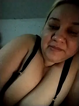 Snapshot of sharon-D chatting on 11/08/25, 04:51 sharon-D online show from 11/08/25, 04:51