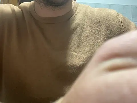 Snapshot of redflake chatting on 11/04/25, 05:01 redflake online show from 11/04/25, 05:01