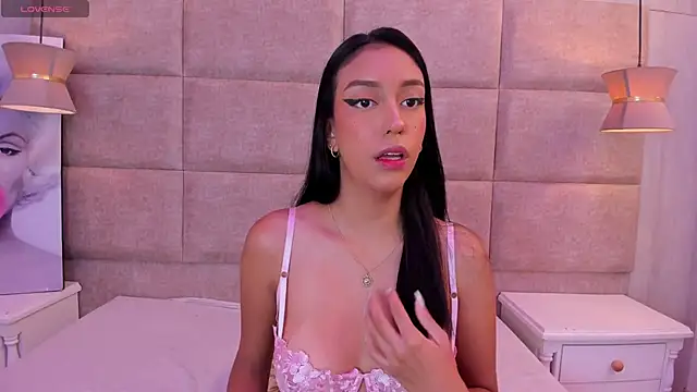 Snapshot of MaddieSteel chatting on 11/06/25, 11:55 MaddieSteel online show from 11/06/25, 11:55