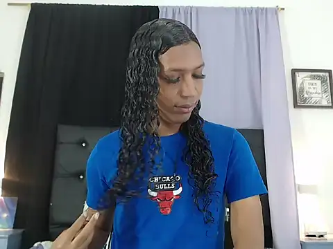 MiaCoock online show from 11/07/25, 01:00