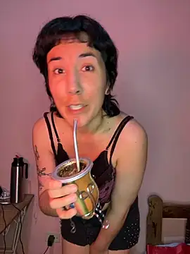 Snapshot of millielatina chatting on 11/10/25, 09:03 millielatina online show from 11/10/25, 09:03