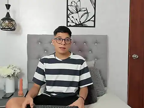 LucaDave 1 online show from 11/11/25, 06:19