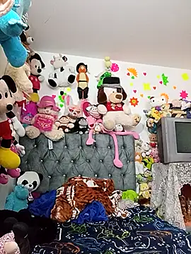 Rousanyel online show from 11/05/25, 04:01