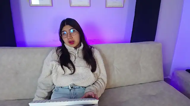 Snapshot of Mia_Blair_ chatting on 11/07/25, 04:34 Mia Blair online show from 11/07/25, 04:34