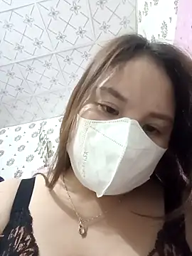 linh-xinh18 online show from 11/11/25, 06:13