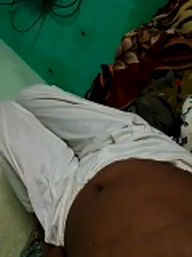 Snapshot of Couple1114 chatting on 11/06/25, 10:05 Couple1114 online show from 11/06/25, 10:05