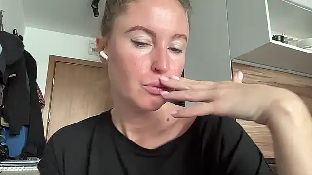 Ameli8 online show from 11/09/25, 10:57