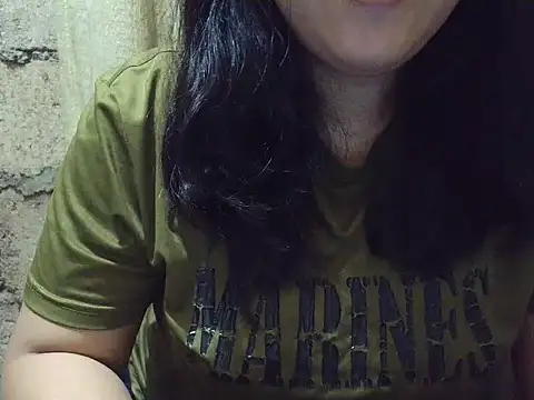 Snapshot of fluffy_raa chatting on 12/01/25, 04:39 fluffy raa online show from 12/01/25, 04:39