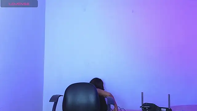 Snapshot of lau_rl chatting on 11/23/25, 03:17 lau rl online show from 11/23/25, 03:17