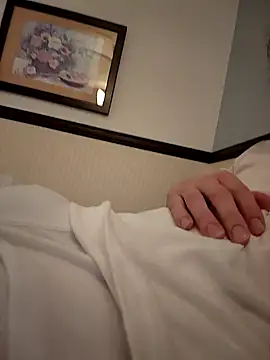 Snapshot of Elieantte chatting on 11/07/25, 11:32 Elieantte online show from 11/07/25, 11:32