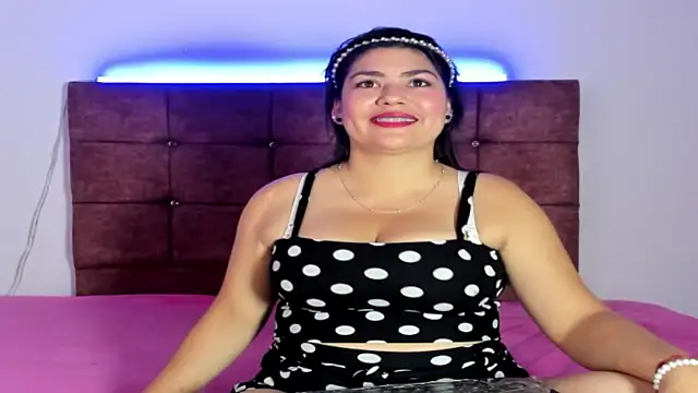 Snapshot of NoirAntonela chatting on 11/14/25, 06:06 NoirAntonela online show from 11/14/25, 06:06