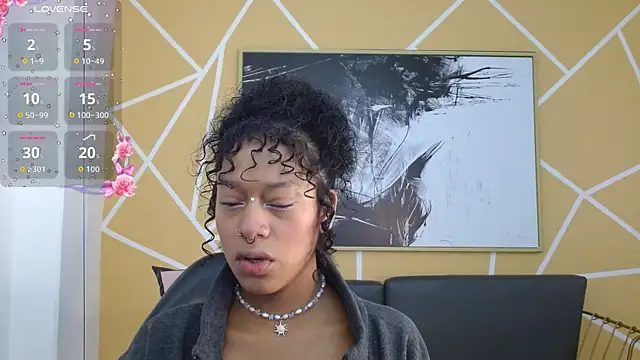 Agatha Amaya online show from 11/08/25, 01:22