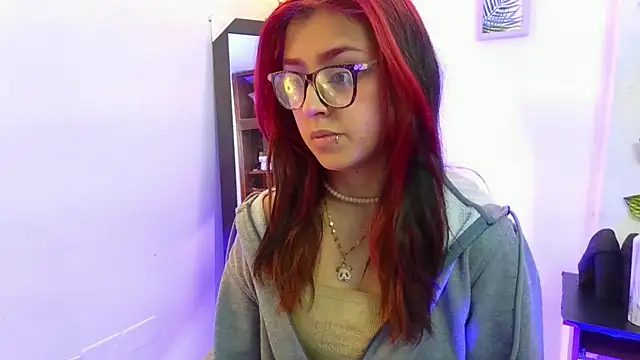 Snapshot of vaiolet_johansson chatting on 11/06/25, 01:45 vaiolet johansson online show from 11/06/25, 01:45