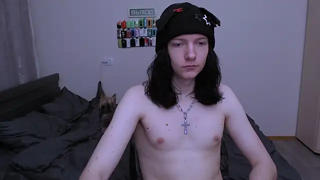 Snapshot of RaidenXL chatting on 11/16/25, 10:04 RaidenXL online show from 11/16/25, 10:04