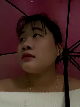 Lucia-a online show from 11/18/25, 09:58