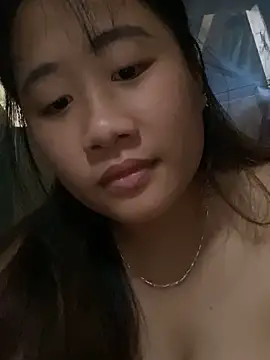 Lucia-a online show from 11/20/25, 09:42