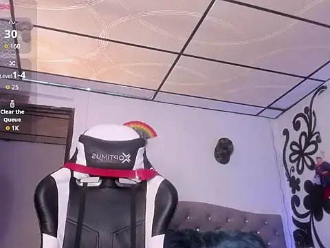 Snapshot of couple-hothot chatting on 11/06/25, 09:37 couple-hothot online show from 11/06/25, 09:37