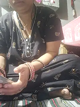 Snapshot of ZANUUA chatting on 11/15/25, 06:26 ZANUUA online show from 11/15/25, 06:26