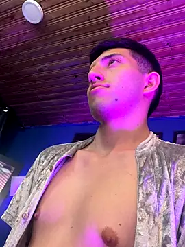 Snapshot of Un_Sluttyy chatting on 11/08/25, 12:22 Un Sluttyy online show from 11/08/25, 12:22