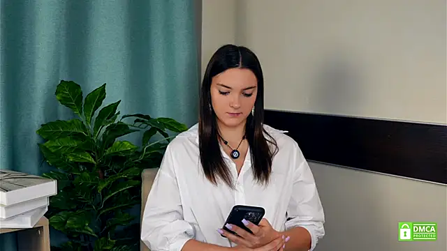 Snapshot of MathaMcrae chatting on 11/08/25, 08:25 MathaMcrae online show from 11/08/25, 08:25