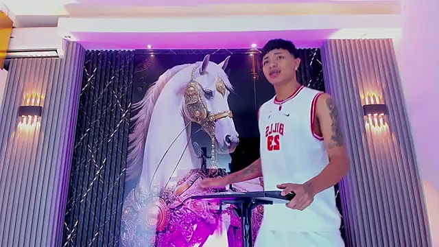 Snapshot of Extreme_Power_ chatting on 11/18/25, 04:17 Extreme Power online show from 11/18/25, 04:17