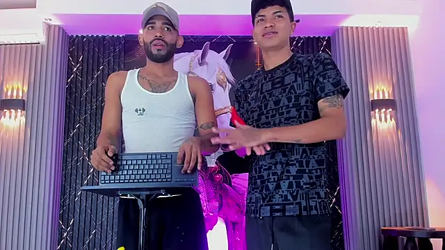 Snapshot of Extreme_Power_ chatting on 11/23/25, 04:34 Extreme Power online show from 11/23/25, 04:34