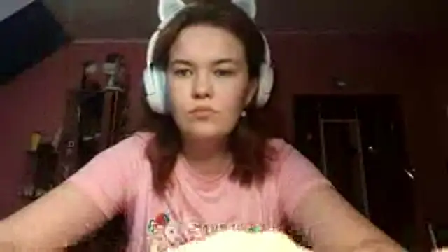 Snapshot of ScrammedUaruna chatting on 11/08/25, 02:06 ScrammedUaruna online show from 11/08/25, 02:06