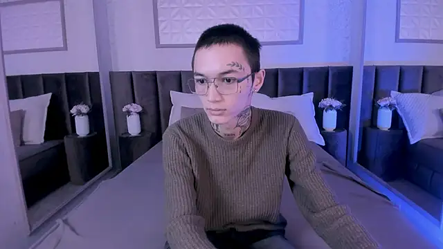 Snapshot of Ionarne chatting on 11/08/25, 12:16 Ionarne online show from 11/08/25, 12:16