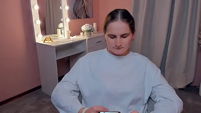 Snapshot of TorriBreckel chatting on 11/09/25, 09:51 TorriBreckel online show from 11/09/25, 09:51