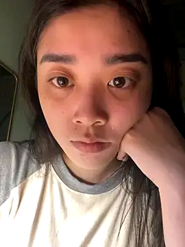 Snapshot of Lynn-122 chatting on 11/08/25, 12:33 Lynn-122 online show from 11/08/25, 12:33