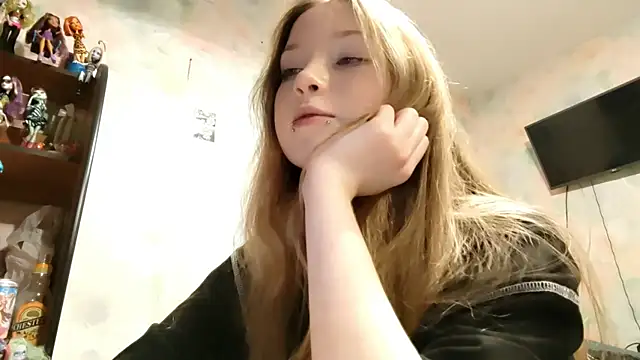 Snapshot of BarkySedna chatting on 11/12/25, 10:48 BarkySedna online show from 11/12/25, 10:48