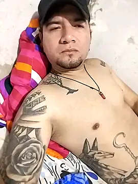 Snapshot of JHONNYACA28 chatting on 11/17/25, 02:45 JHONNYACA28 online show from 11/17/25, 02:45