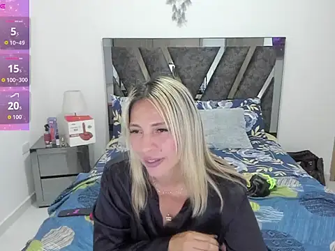 Snapshot of CamilaBliss chatting on 11/17/25, 08:03 CamilaBliss online show from 11/17/25, 08:03